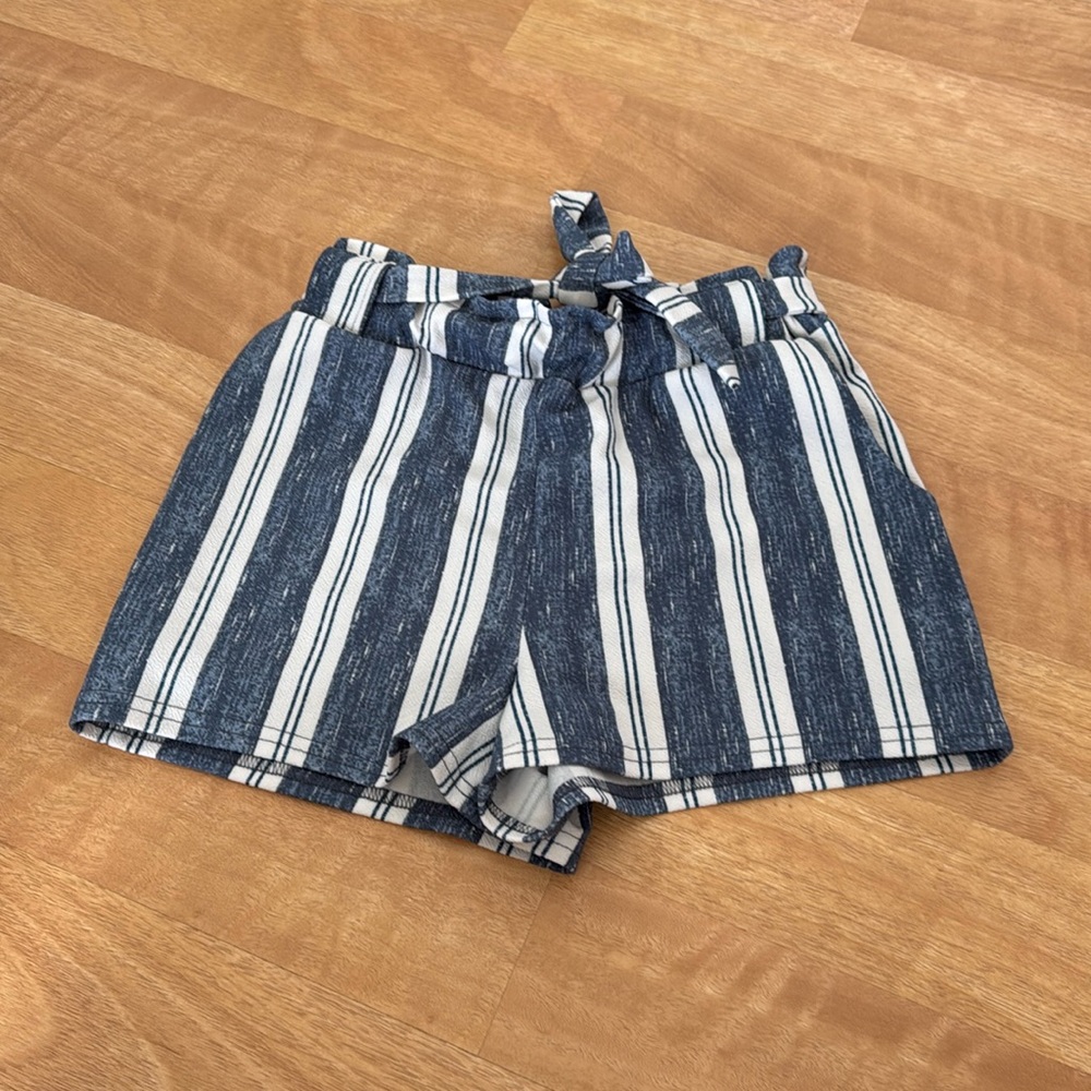 Derek heart shorts